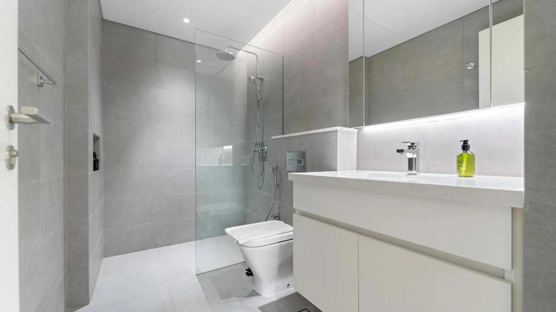 Vayk- Elegant 1 Bd In Business Bay Apartment Dubai